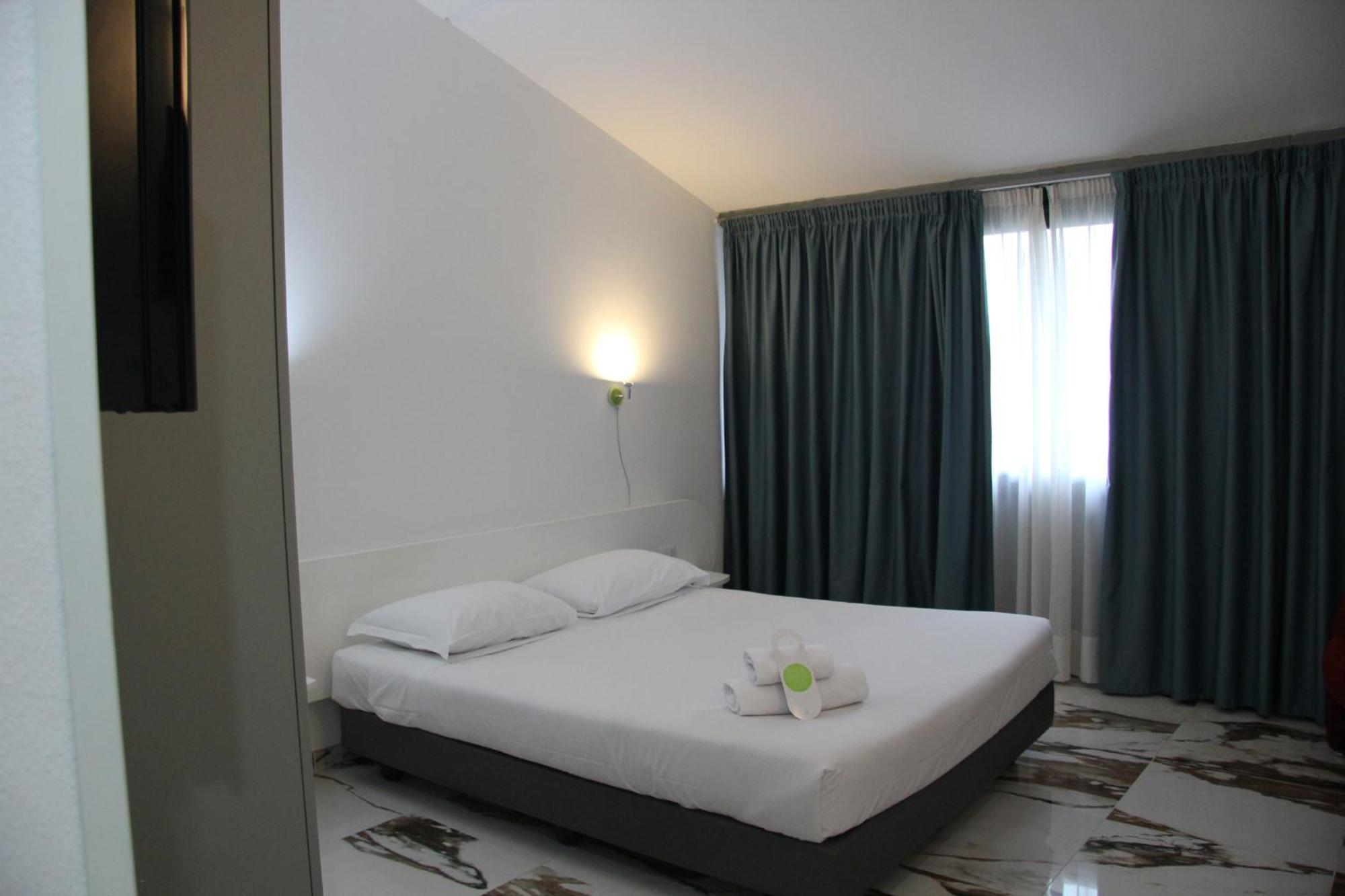 Green Hotel Motel Vergiate Exterior foto
